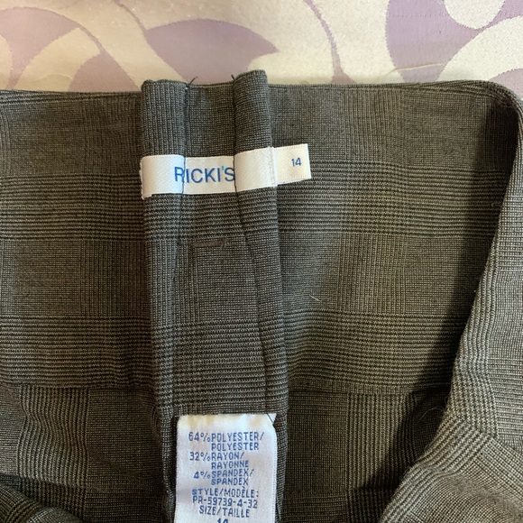 Dress pant. - Picture 2 of 3